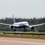 Boeing 787 Dreamliner Arrives in Singapore